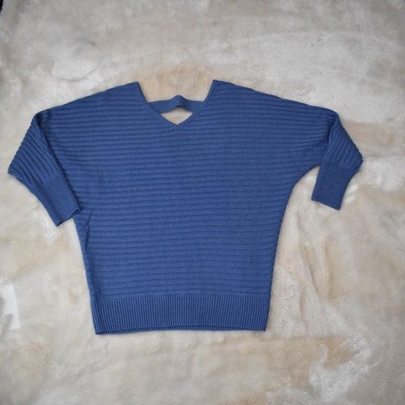 Womens Knit Sweaters Set of 2 Size XS Pink Blue V-Neck Open Back - Picture 16 of 16